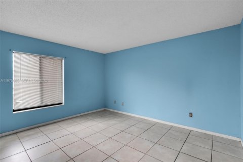 Купить кондоминиум в Майами, Флорида 1 спальня, 71.81м2, № 2038432 - фото 11