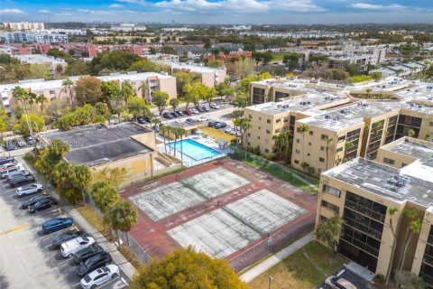 Купить кондоминиум в Майами, Флорида 1 спальня, 71.81м2, № 2038432 - фото 30