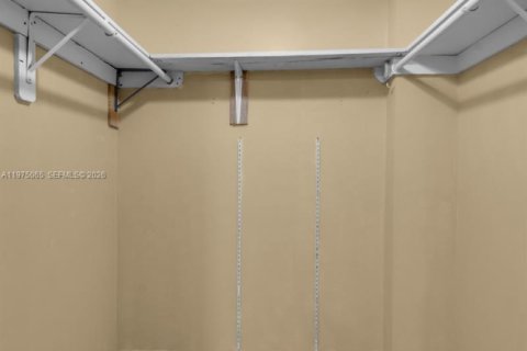 Купить кондоминиум в Майами, Флорида 1 спальня, 71.81м2, № 2038432 - фото 15