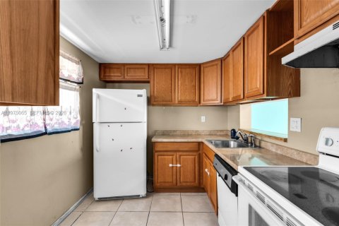 Купить кондоминиум в Майами, Флорида 1 спальня, 71.81м2, № 2038432 - фото 8