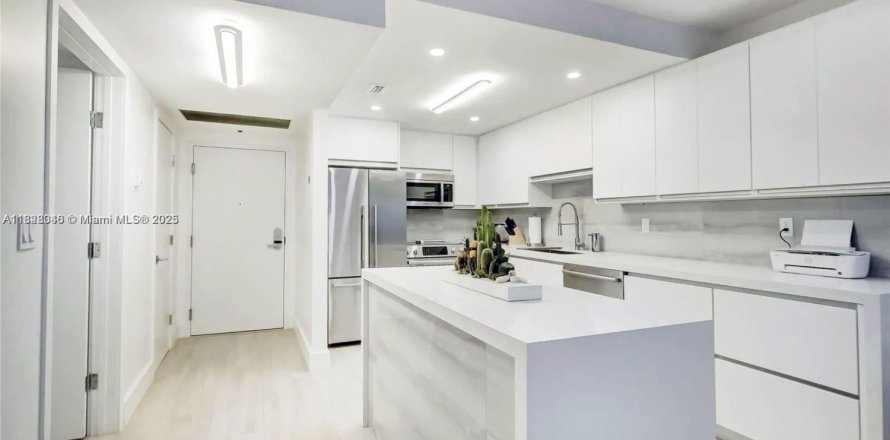 Condominio en Miami Beach, Florida, 2 dormitorios № 1807803