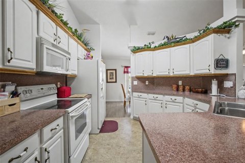 Villa ou maison à vendre à Ocala, Floride: 3 chambres, 165.18 m2 № 2142852 - photo 11