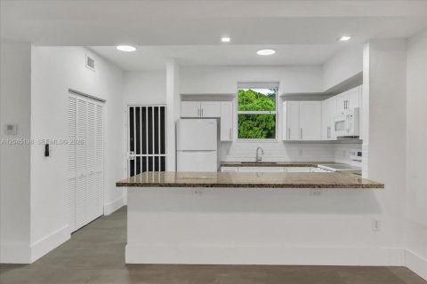 Купить виллу или дом в Майами, Флорида 3 спальни, 150.13м2, № 2167975 - фото 9