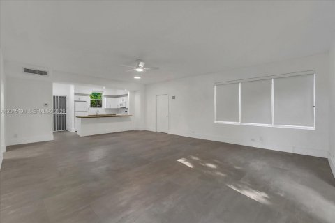 Купить виллу или дом в Майами, Флорида 3 спальни, 150.13м2, № 2167975 - фото 8