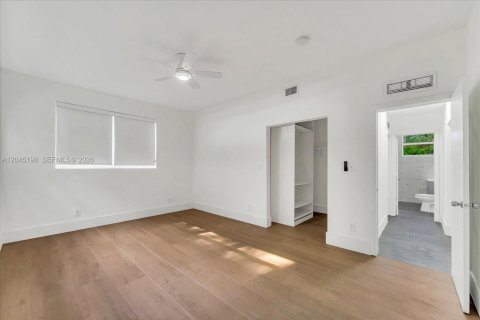 Купить виллу или дом в Майами, Флорида 3 спальни, 150.13м2, № 2167975 - фото 14