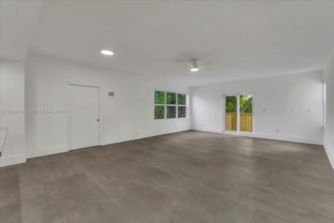 Купить виллу или дом в Майами, Флорида 3 спальни, 150.13м2, № 2167975 - фото 5