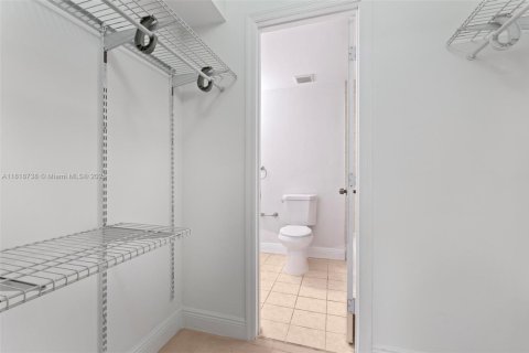 Condominio en venta en Hialeah, Florida, 2 dormitorios, 91.51 m2 № 1776154 - foto 17