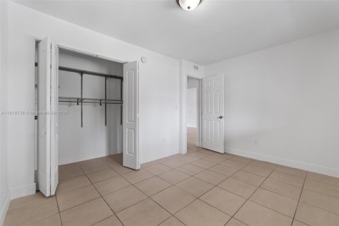 Condominio en venta en Hialeah, Florida, 2 dormitorios, 91.51 m2 № 1776154 - foto 13