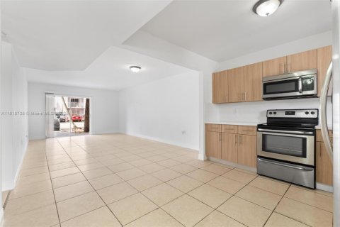 Condominio en venta en Hialeah, Florida, 2 dormitorios, 91.51 m2 № 1776154 - foto 6