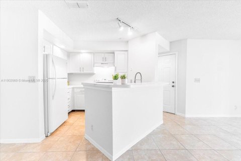 Condo in Margate, Florida, 2 bedrooms  № 1864404 - photo 4