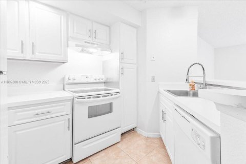 Condo in Margate, Florida, 2 bedrooms  № 1864404 - photo 5