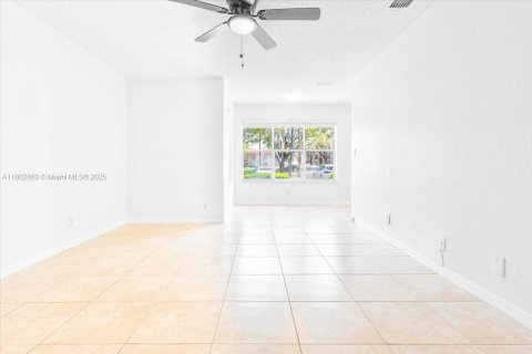 Condo in Margate, Florida, 2 bedrooms  № 1864404 - photo 8