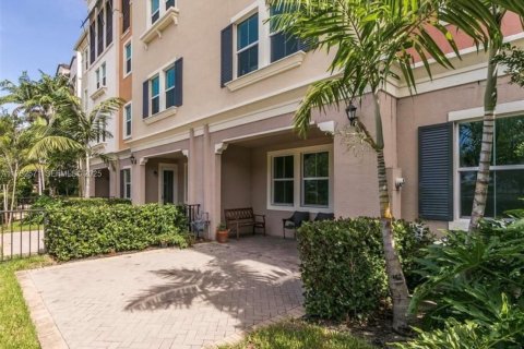 Adosado en venta en Sunrise, Florida, 4 dormitorios, 273.32 m2 № 2038108 - foto 19
