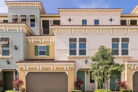 Adosado en Sunrise, Florida 4 dormitorios, 273.32 m2 № 2038108