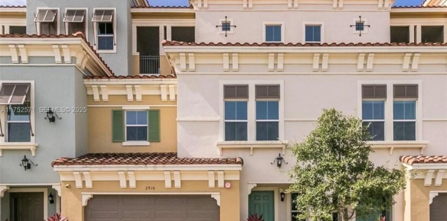 Adosado en Sunrise, Florida 4 dormitorios, 273.32 m2 № 2038108