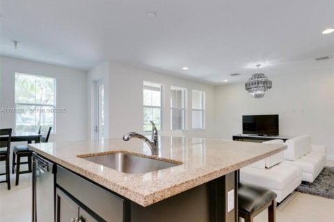 Adosado en venta en Sunrise, Florida, 4 dormitorios, 273.32 m2 № 2038108 - foto 16