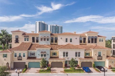 Adosado en venta en Sunrise, Florida, 4 dormitorios, 273.32 m2 № 2038108 - foto 8