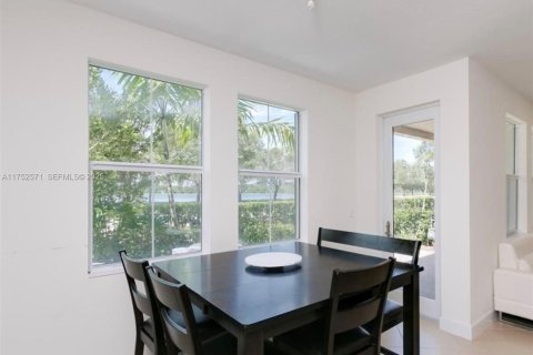 Adosado en venta en Sunrise, Florida, 4 dormitorios, 273.32 m2 № 2038108 - foto 18