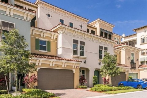 Adosado en venta en Sunrise, Florida, 4 dormitorios, 273.32 m2 № 2038108 - foto 2