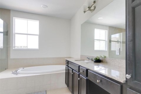 Adosado en venta en Sunrise, Florida, 4 dormitorios, 273.32 m2 № 2038108 - foto 30