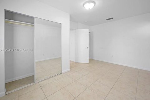 Apartment in Miami, Florida 1 bedroom, 82.68 sq.m. № 2030834 - photo 17