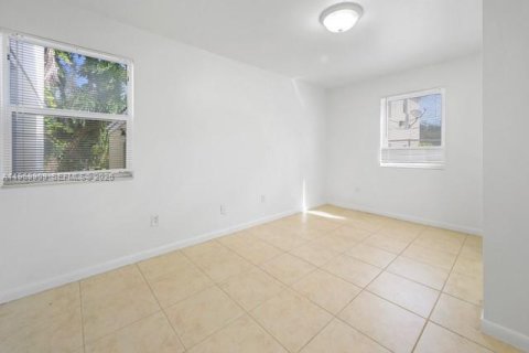 Apartment in Miami, Florida 1 bedroom, 82.68 sq.m. № 2030834 - photo 15