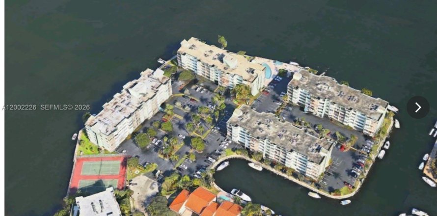Condominio en North Miami Beach, Florida, 2 dormitorios № 2067535