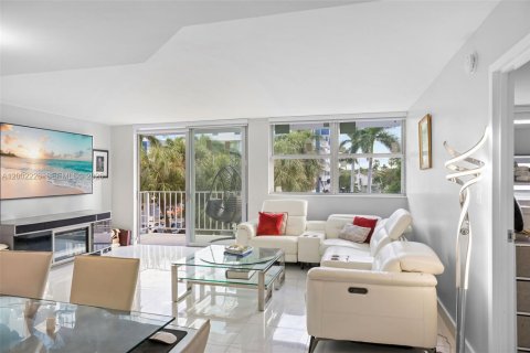 Condominio en venta en North Miami Beach, Florida, 2 dormitorios, 111.48 m2 № 2067535 - foto 9