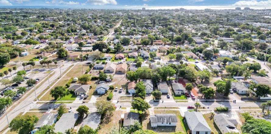Villa ou maison à Delray Beach, Floride 3 chambres, 90.58 m2 № 1074691
