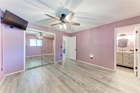 Casa en venta en Sarasota, Florida, 2 dormitorios, 93.18 m2 № 2381129 - foto 11