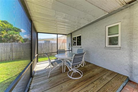 Casa en venta en Sarasota, Florida, 2 dormitorios, 93.18 m2 № 2381129 - foto 21