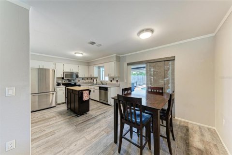 Casa en venta en Sarasota, Florida, 2 dormitorios, 93.18 m2 № 2381129 - foto 5