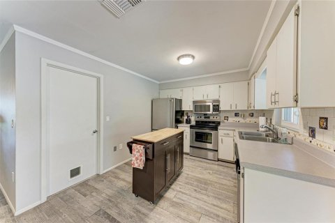 Casa en venta en Sarasota, Florida, 2 dormitorios, 93.18 m2 № 2381129 - foto 4