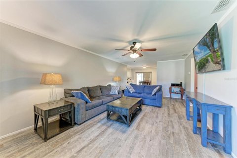 Casa en venta en Sarasota, Florida, 2 dormitorios, 93.18 m2 № 2381129 - foto 3
