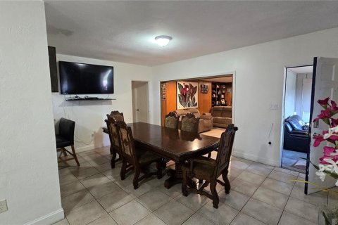House in Orlando, Florida 3 bedrooms, 126.63 sq.m. № 2211427 - photo 11