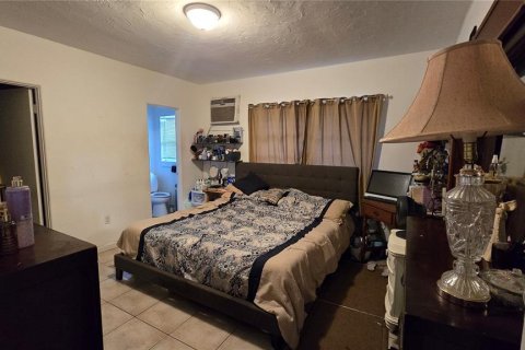 House in Orlando, Florida 3 bedrooms, 126.63 sq.m. № 2211427 - photo 17