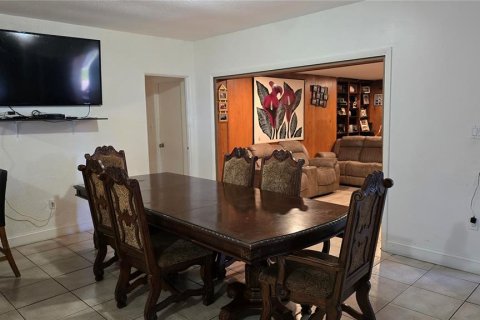 House in Orlando, Florida 3 bedrooms, 126.63 sq.m. № 2211427 - photo 9