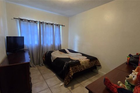 House in Orlando, Florida 3 bedrooms, 126.63 sq.m. № 2211427 - photo 19