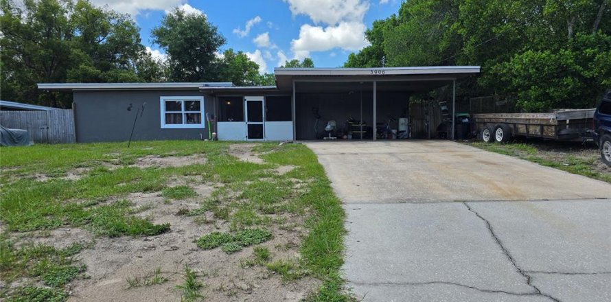 House in Orlando, Florida 3 bedrooms, 126.63 sq.m. № 2211427