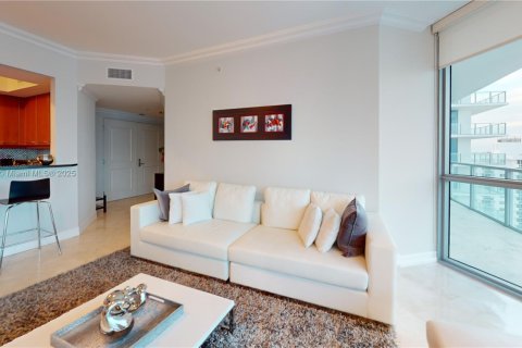 Снять в аренду кондоминиум в Холливуд, Флорида 3 спальни, 196.49м2, № 2034286 - фото 8