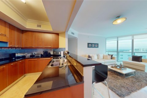 Снять в аренду кондоминиум в Холливуд, Флорида 3 спальни, 196.49м2, № 2034286 - фото 11