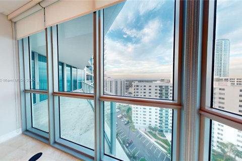 Снять в аренду кондоминиум в Холливуд, Флорида 3 спальни, 196.49м2, № 2034286 - фото 29