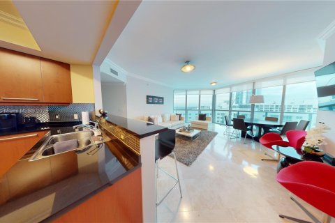 Снять в аренду кондоминиум в Холливуд, Флорида 3 спальни, 196.49м2, № 2034286 - фото 16