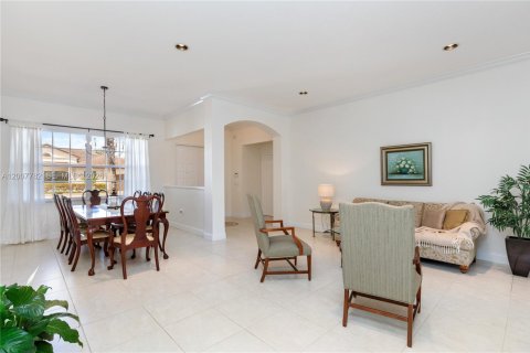 Villa ou maison à vendre à Pembroke Pines, Floride: 4 chambres, 266.91 m2 № 2071811 - photo 18