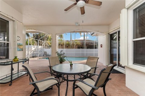 Villa ou maison à vendre à Pembroke Pines, Floride: 4 chambres, 266.91 m2 № 2071811 - photo 28