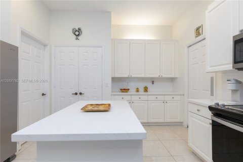 Villa ou maison à vendre à Pembroke Pines, Floride: 4 chambres, 266.91 m2 № 2071811 - photo 9
