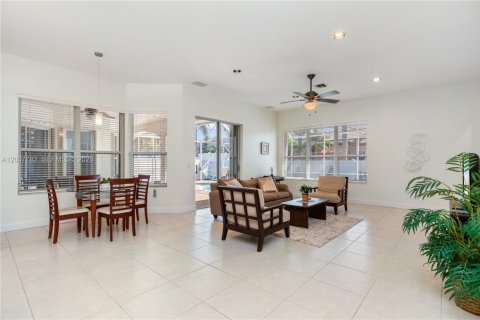 Villa ou maison à vendre à Pembroke Pines, Floride: 4 chambres, 266.91 m2 № 2071811 - photo 14