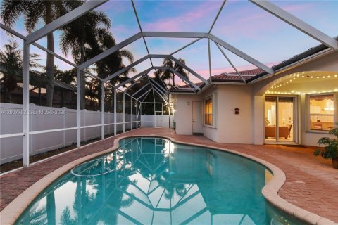 Villa ou maison à Pembroke Pines, Floride 4 chambres, 266.91 m2 № 2071811