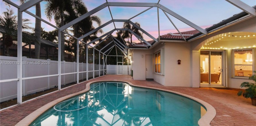 Villa ou maison à Pembroke Pines, Floride 4 chambres, 266.91 m2 № 2071811