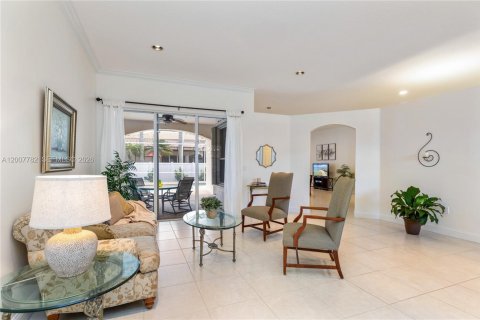 Villa ou maison à vendre à Pembroke Pines, Floride: 4 chambres, 266.91 m2 № 2071811 - photo 19